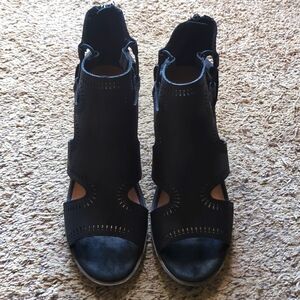 Black Maurice's Hailey heels